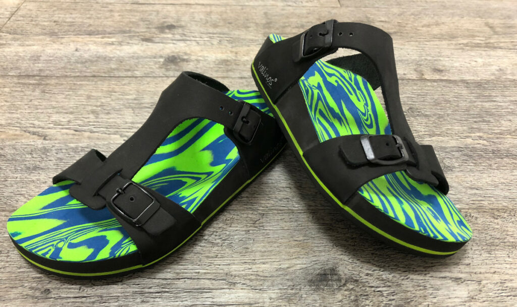 00010-valinos-oriental-schwarz-waves