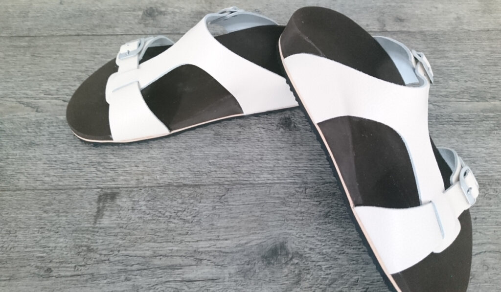 00103-valinos-oriental-schwarz-wei