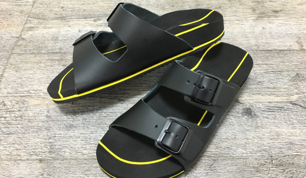 00130-valinos-sandalen-schwarz-gelb-mit-Linien