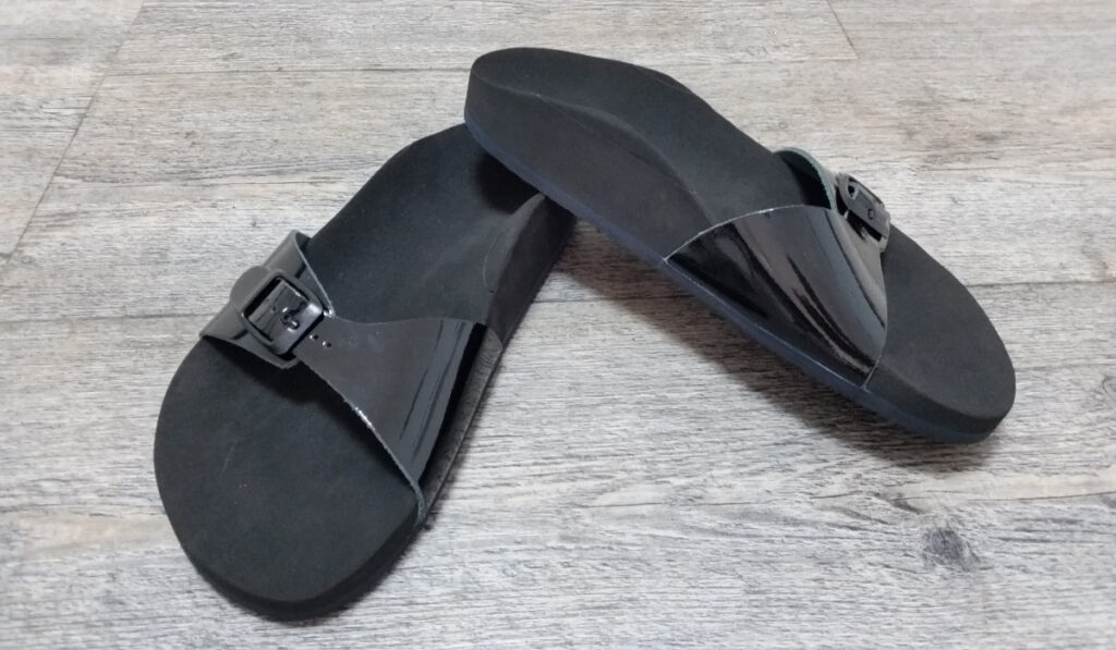 00281-valinos-fit-einriemer-schwarz-schwarz