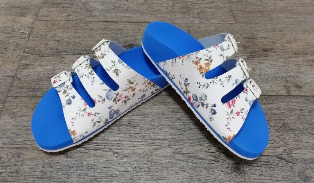 00351-valinos-sandalen-blumenmuster-blau