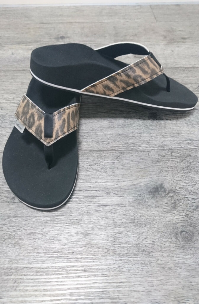 00453-valinos-flip-flops-leopard-schwarz-wei