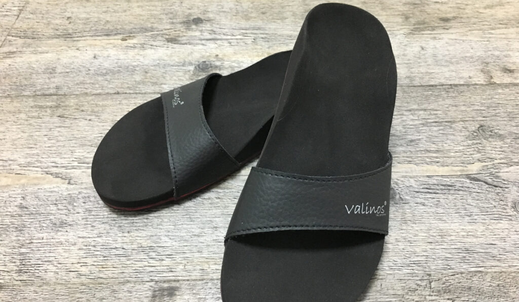 00480-valinos-fit-einriemer-schwarz-schwarz-rot