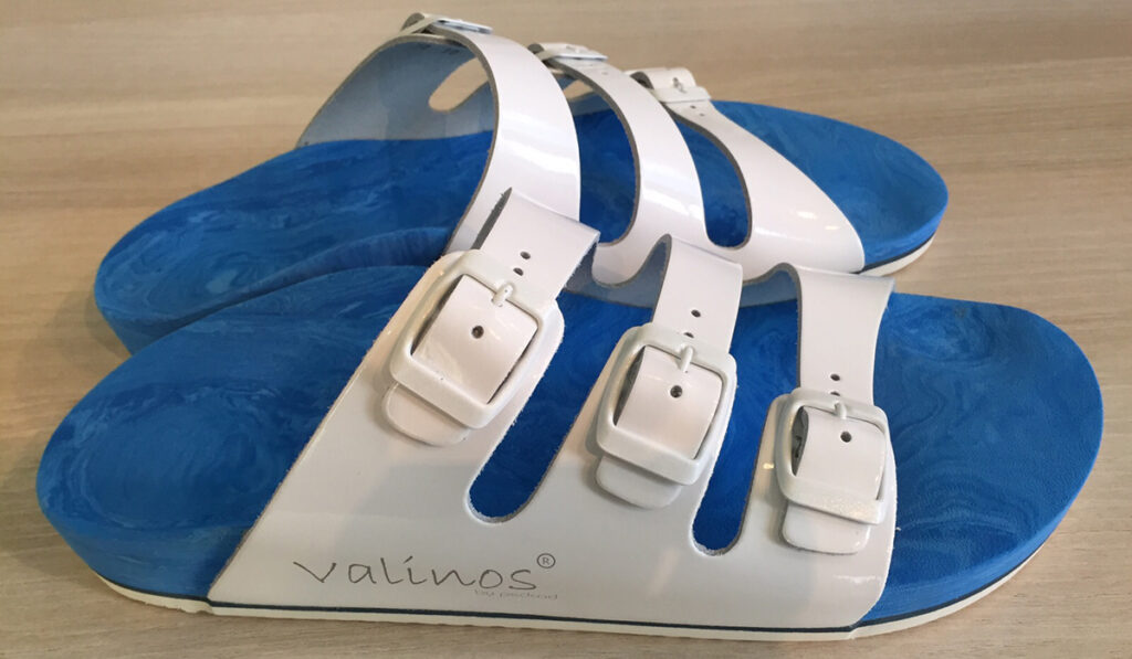 00490-valinos-sandalen-weiss-blau